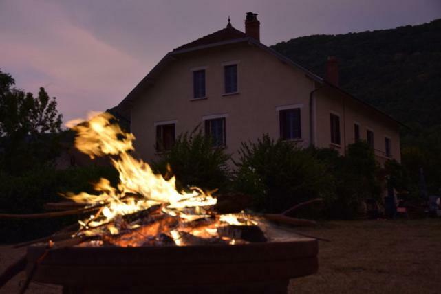 Goute La Vie Bed & Breakfast Marchamp ภายนอก รูปภาพ